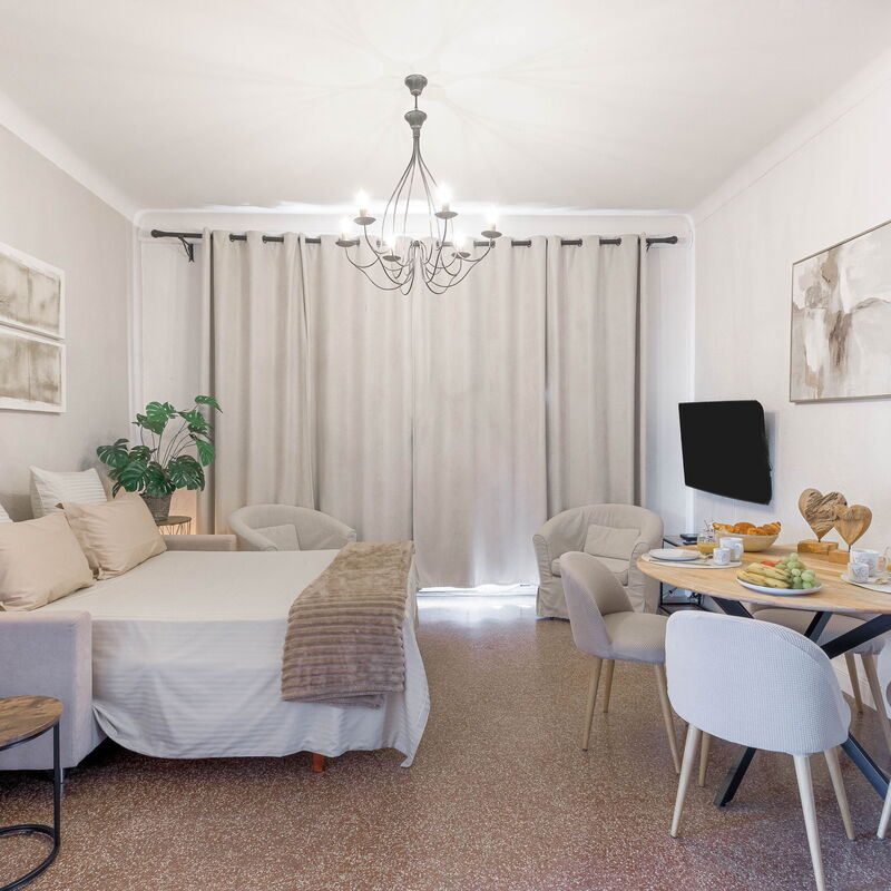 Bel Appartement 5* Vue Mer Et Suquet - Centre Cannes: Living Room