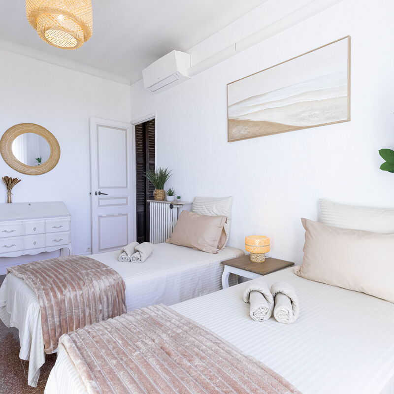 Bel Appartement 5* Vue Mer Et Suquet - Centre Cannes: Bedroom