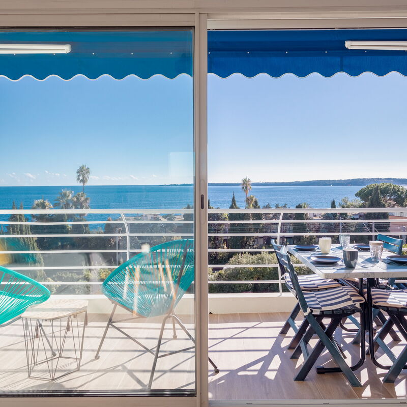 Apartment With Panoramic Sea View, Walk To The Beach: Balcon / Terrasse / Patio