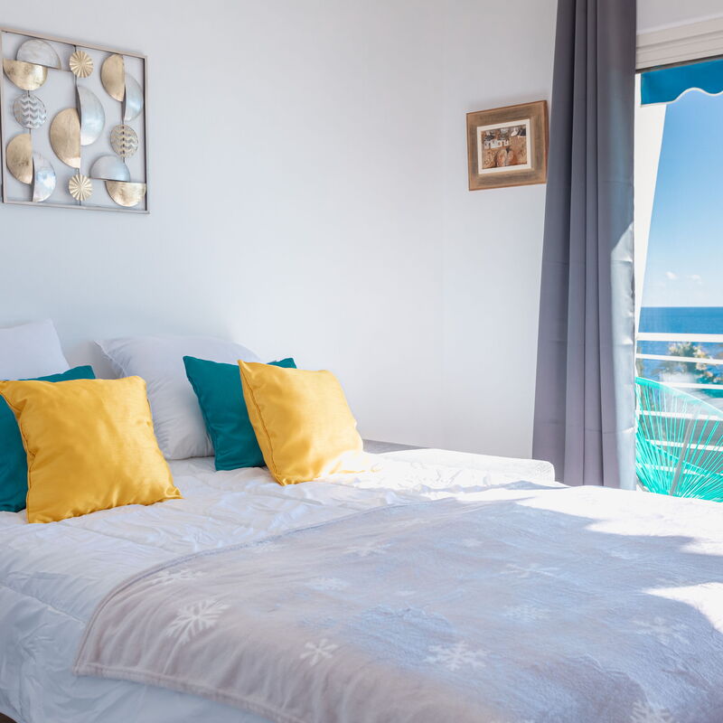 Apartment With Panoramic Sea View, Walk To The Beach: Balcon / Terrasse / Patio, Salon