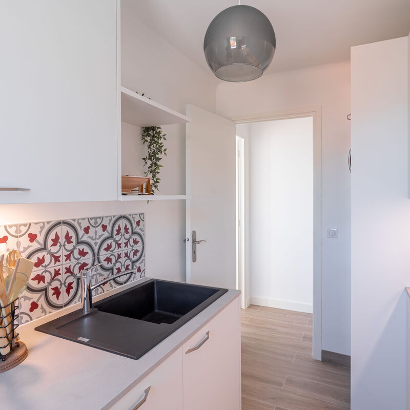 Apartment With Panoramic Sea View, Walk To The Beach