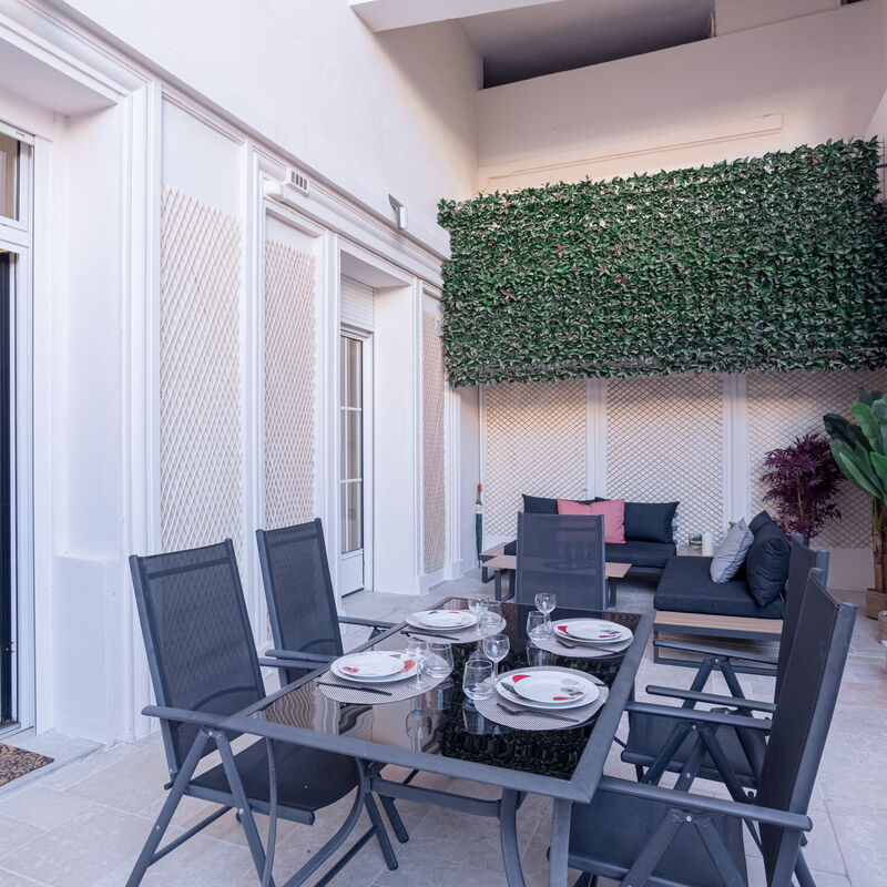 Luxury Apt With Large Terrace On Famous Rue D'antibes!: Balcon / Terrasse / Patio