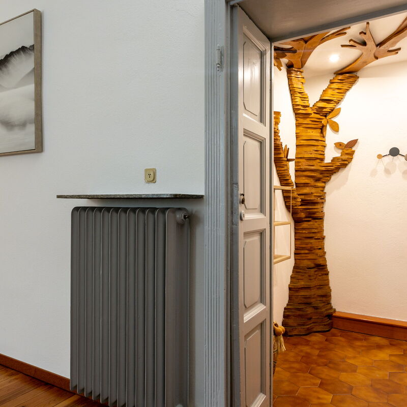 De Gradi: Entrée principale, Salon