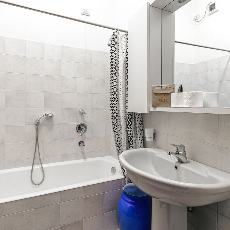 Ascanio Sforza: Bathroom