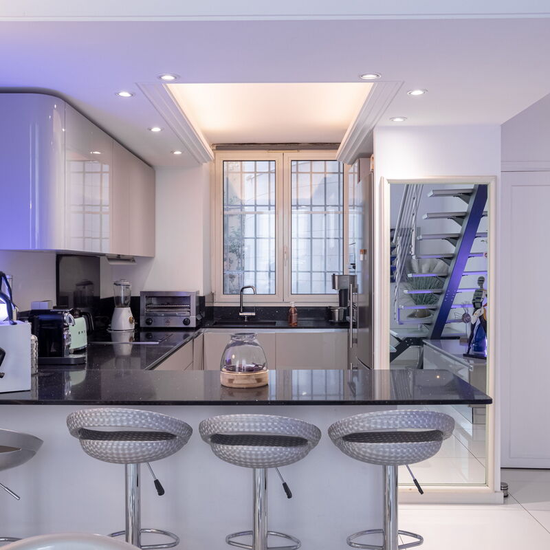 Large Duplex - Air Conditioning & Parking - Walk To The Beach !: Cuisine