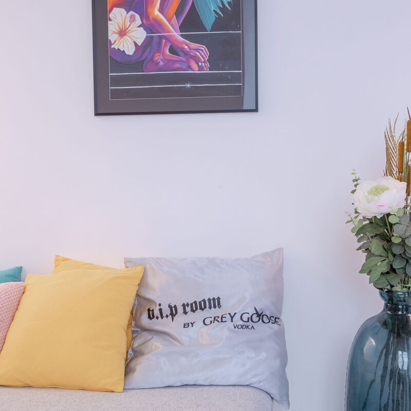 Large Duplex - Air Conditioning & Parking - Walk To The Beach !: Salon