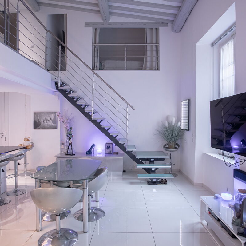 Large Duplex - Air Conditioning & Parking - Walk To The Beach !: Salon