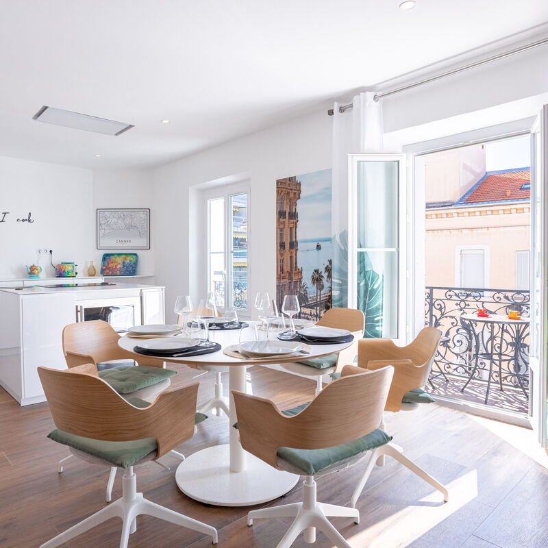 Luxury Apt With Balcony On Famous Rue D'antibes!: Cuisine, Salon