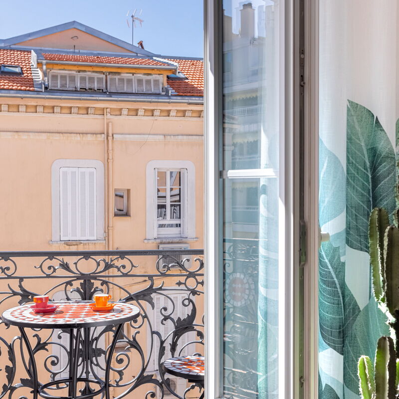 Luxury Apt With Balcony On Famous Rue D'antibes!: Balcon / Terrasse / Patio