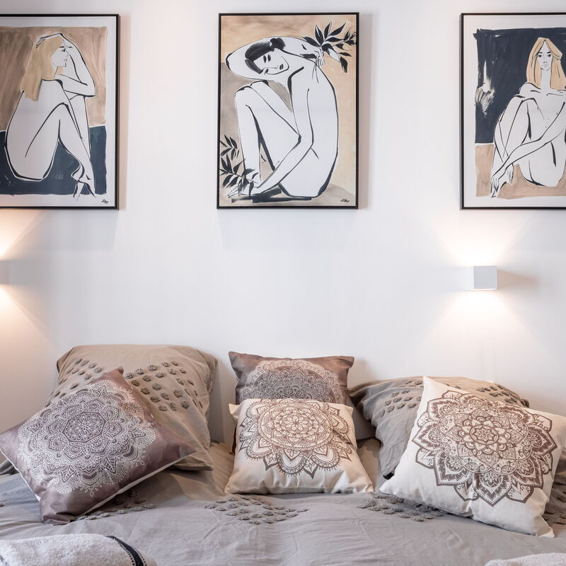 Luxury Apt With Balcony On Famous Rue D'antibes!: chambre à coucher