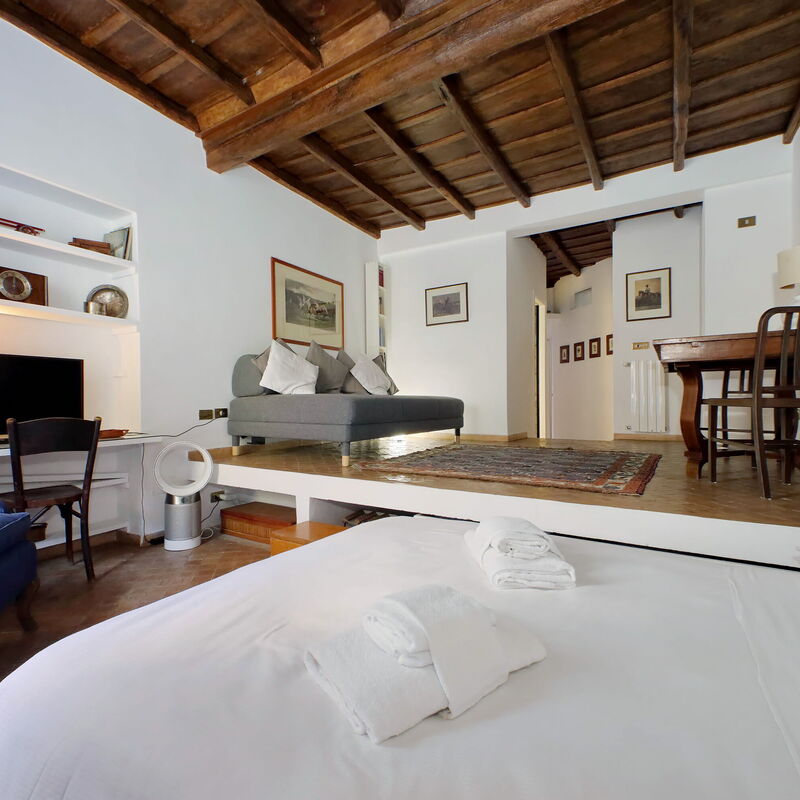 Comfortable Studio, a Few Steps from the Colosseum | Metro: Bedroom, Dining Room, Living Room