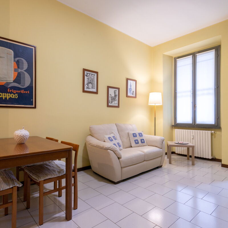 Paolo Mantegazza: Entrée principale, Salon