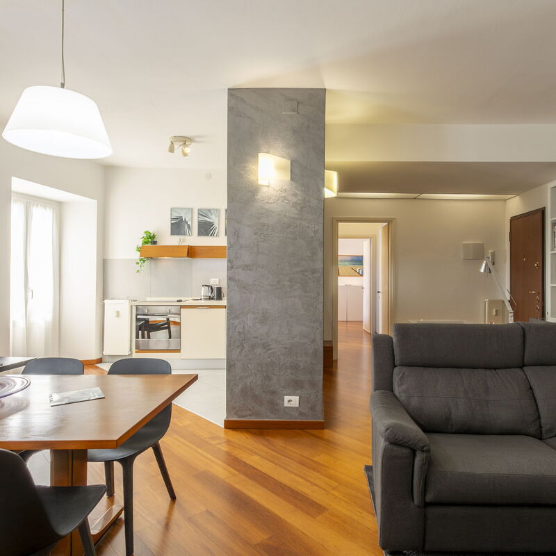 Piazzetta Lake View: Dining Room, Living Room