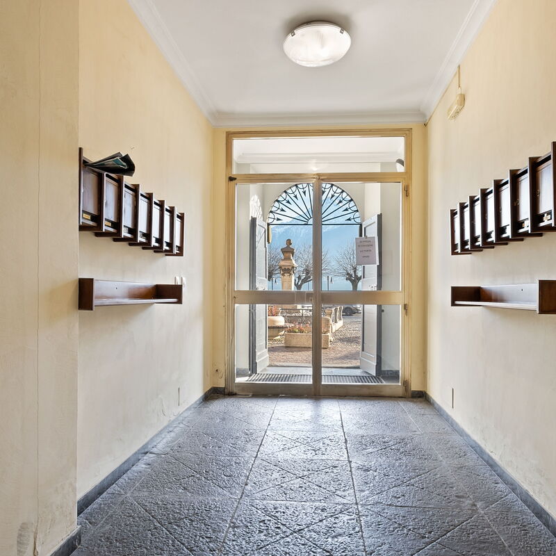 Piazzetta Lake View: Main Entrance