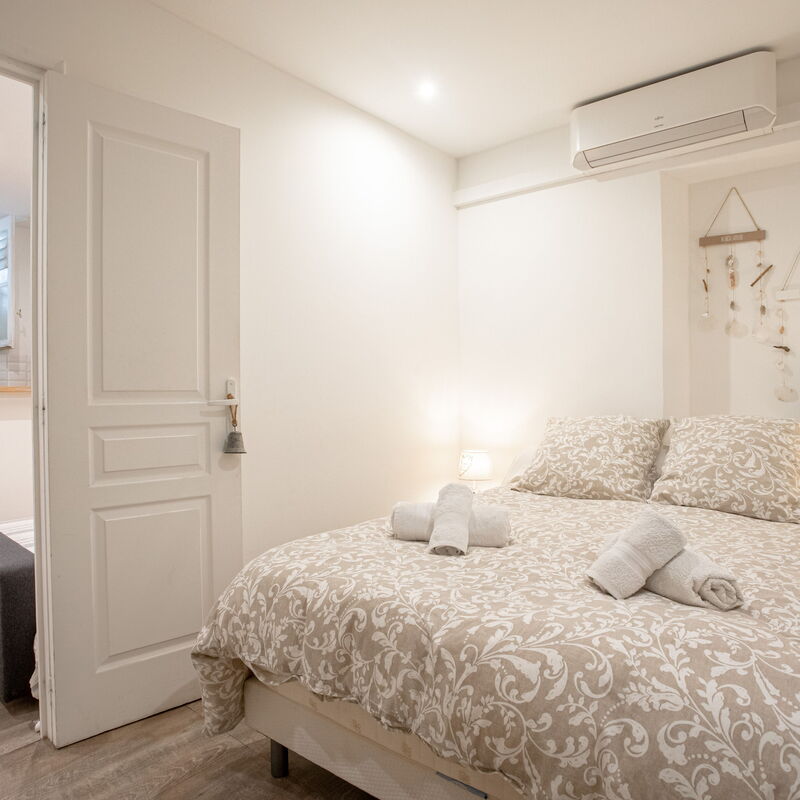 Proche Palais des Festivals, Bel Appartement: chambre à coucher