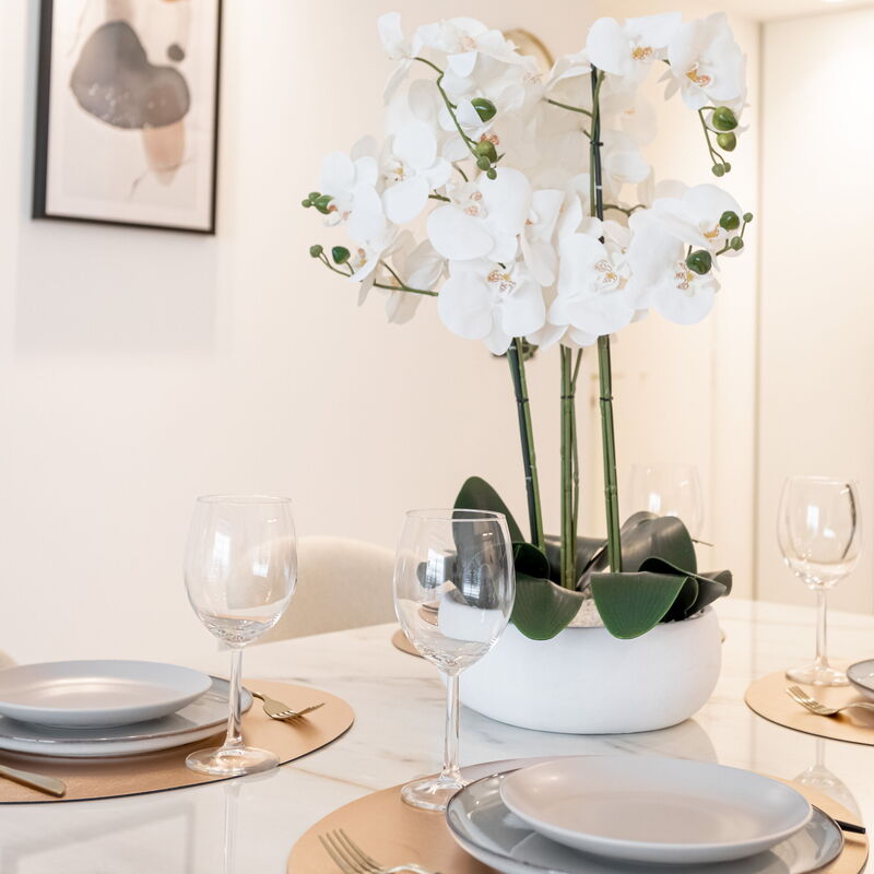 Magnifique Appartement 5* - Parking - Terrasse - 3 Mins de la Croisette: Dining Room