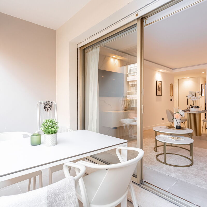 Magnifique Appartement 5* - Parking - Terrasse - 3 Mins de la Croisette: Balcony / Terrace / Patio