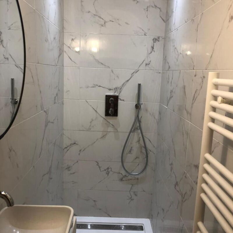 Pearl Studio: Bathroom