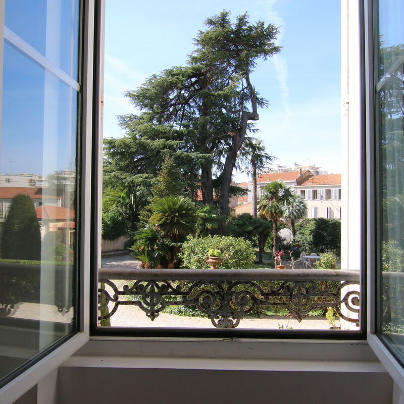 Pearl Studio: Building Exterior, Scenic View