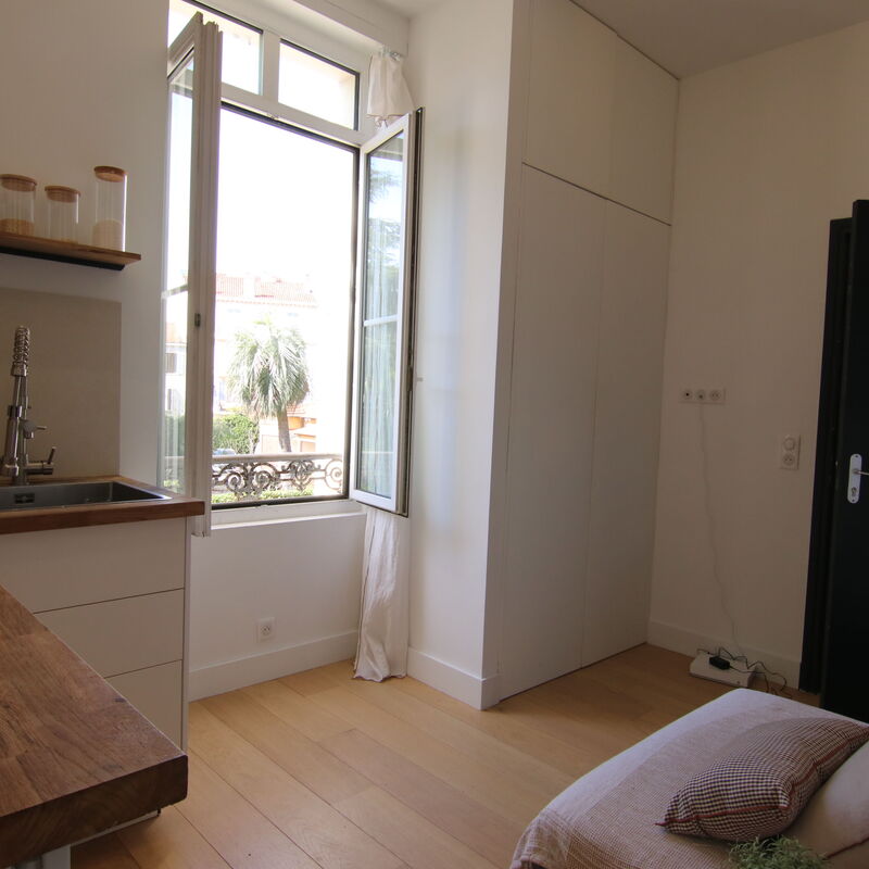 Pearl Studio: Living Room