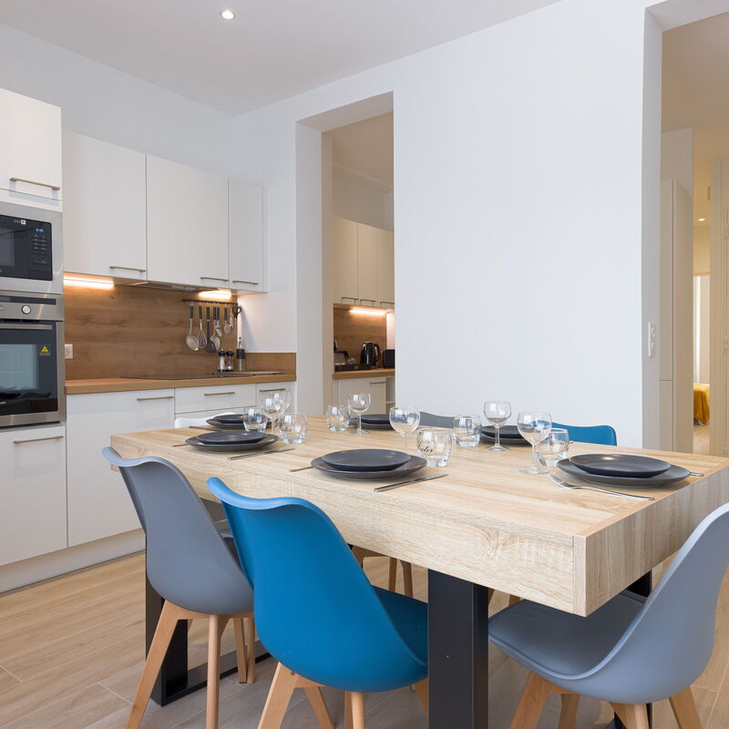 Rue De Bone: Living Room