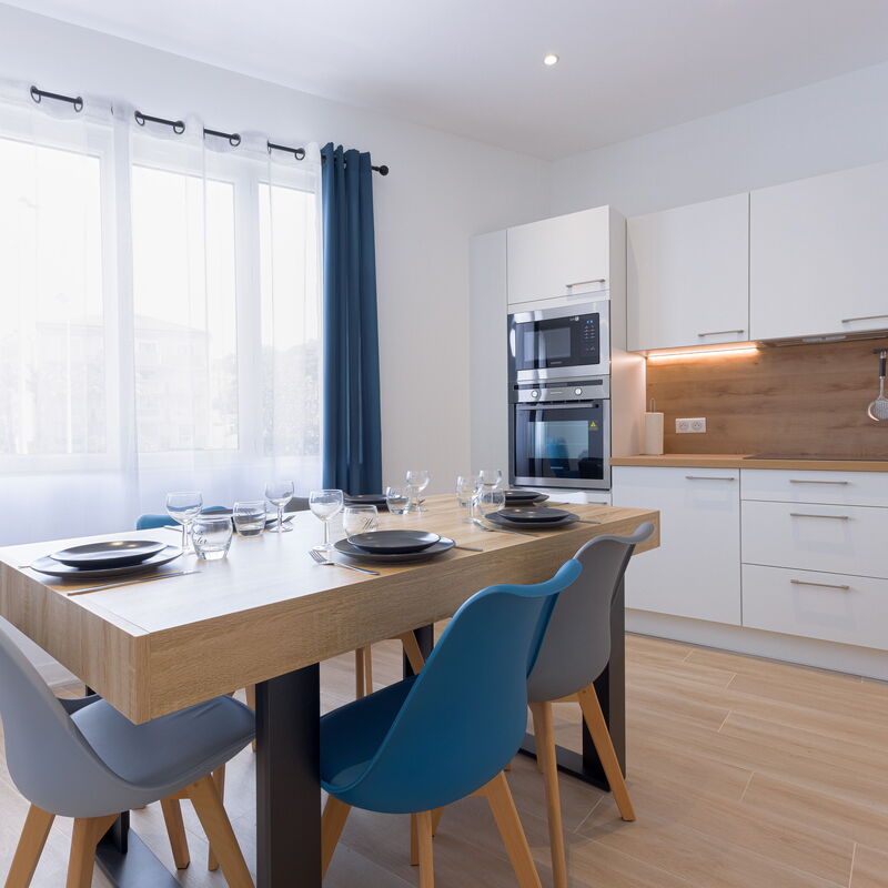 Rue De Bone: Living Room