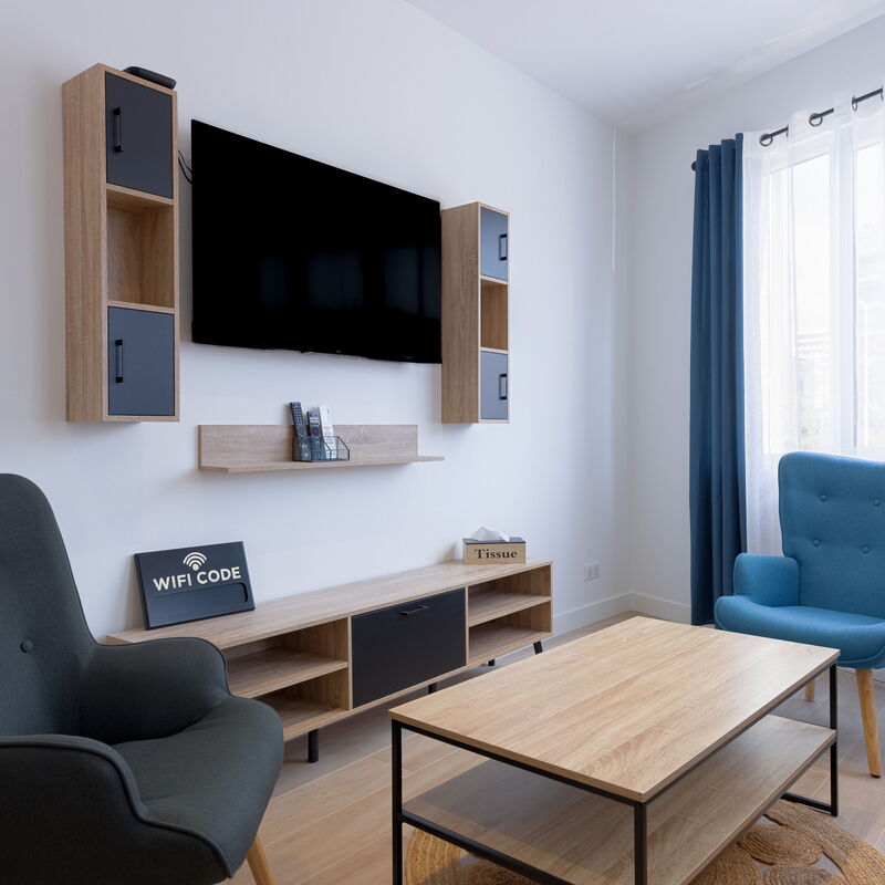 Rue De Bone: Living Room