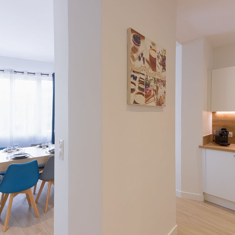 Rue De Bone: Living Room