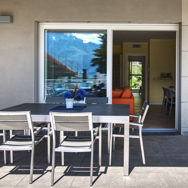 Yellow Lake View: Balcony / Terrace / Patio, Garden