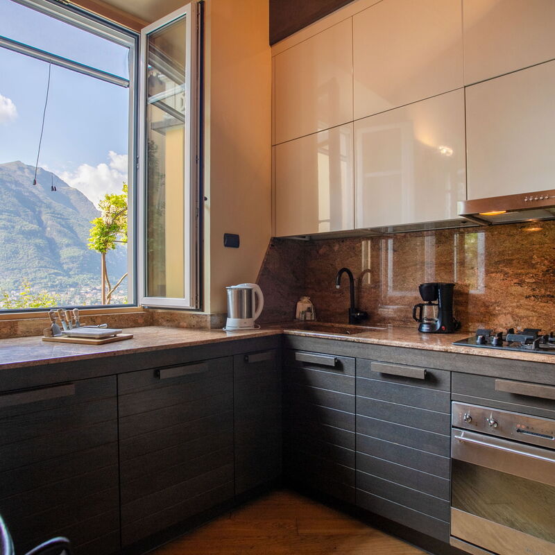 Secret Retreat With Lake View: Dining Room, Kitchen, Living Room