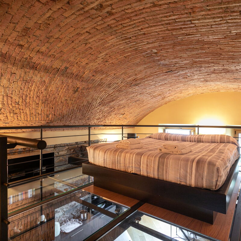 Secret Retreat With Lake View: Bedroom