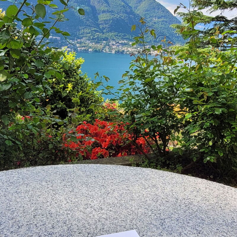 Secret Retreat With Lake View