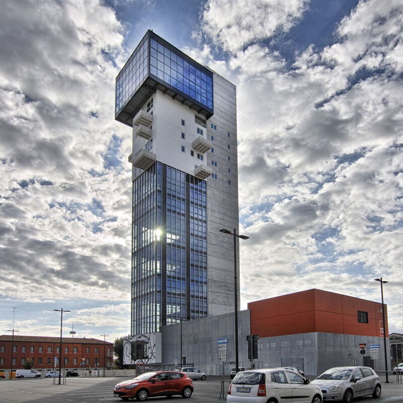 Htm Hybrid Tower Mestre: Extérieurs, Vues