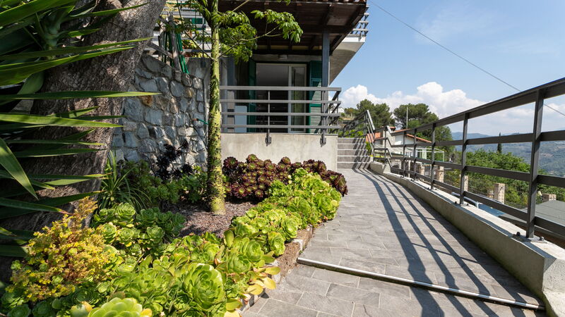 Strada Degli Olandesi - Panoramic Villa: Extérieurs, Printemps