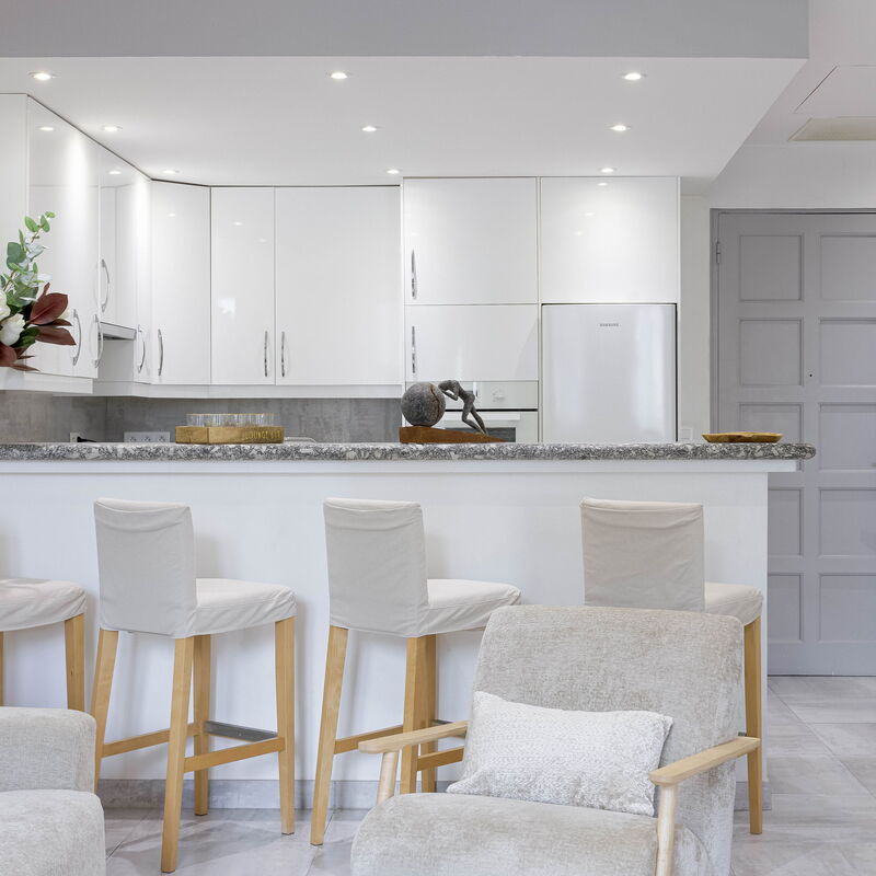 38 Meynadier 4p: Living Room