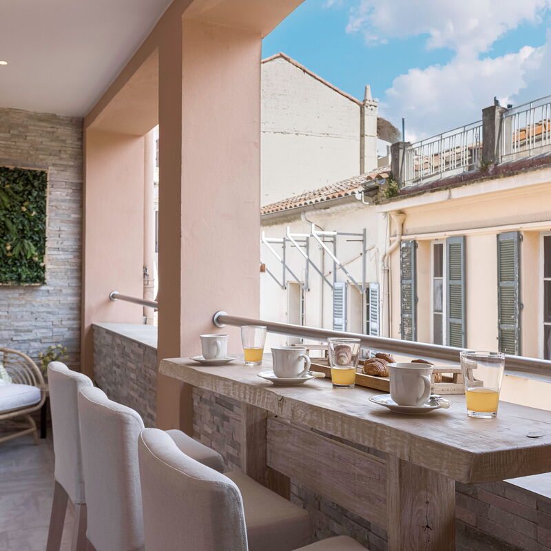 38 Meynadier 4p: Balcony / Terrace / Patio