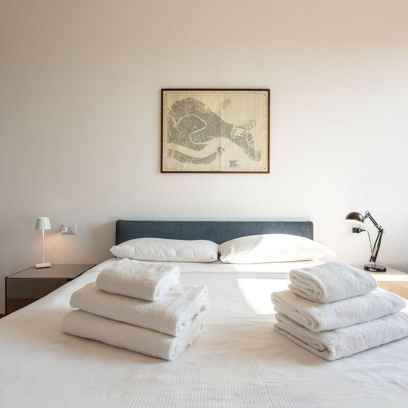 Garibaldi 2 Br Apt by Halldis: Bedroom