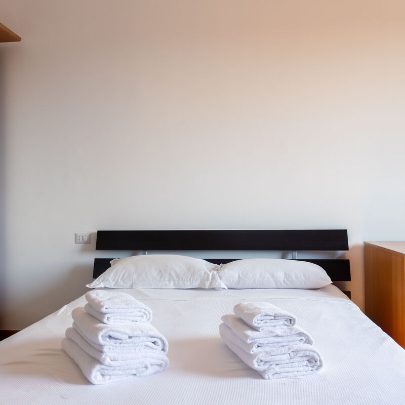 Garibaldi 2 Br Apt by Halldis: Bedroom