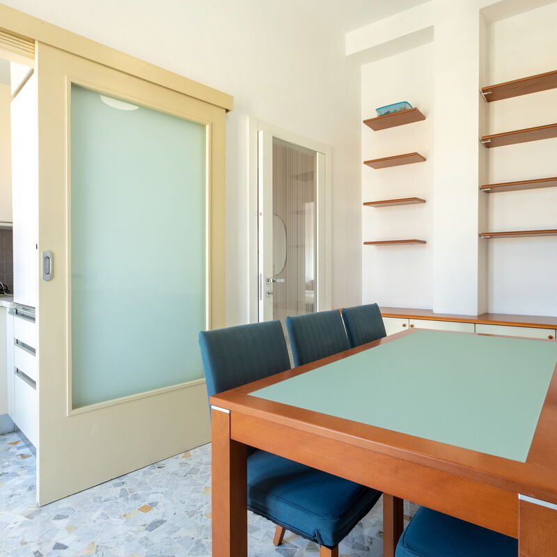 Garibaldi 2 Br Apt by Halldis: Dining Room, Kitchen