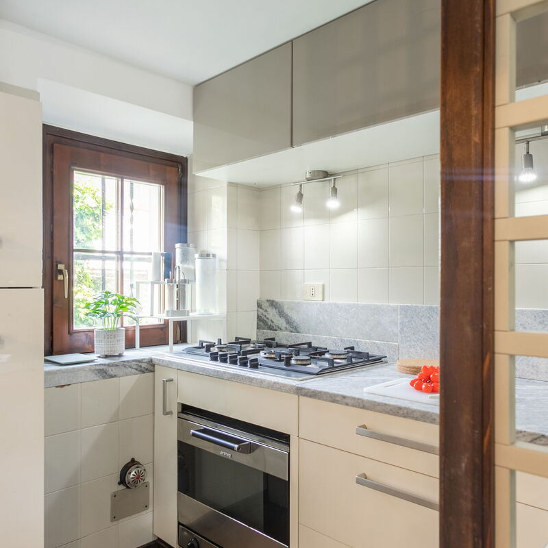 Sailor House Near Lake: Kitchen