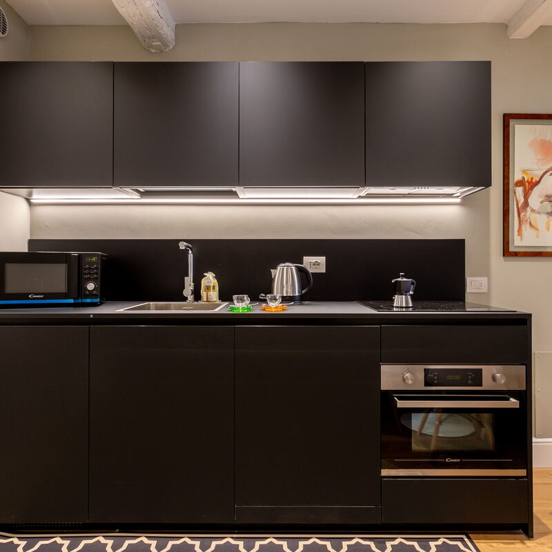 Lupi: Dining Room, Kitchen