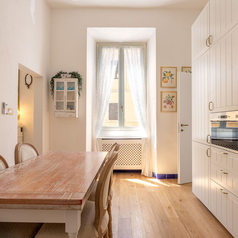 Pearl Of Florence: Dining Room, Kitchen