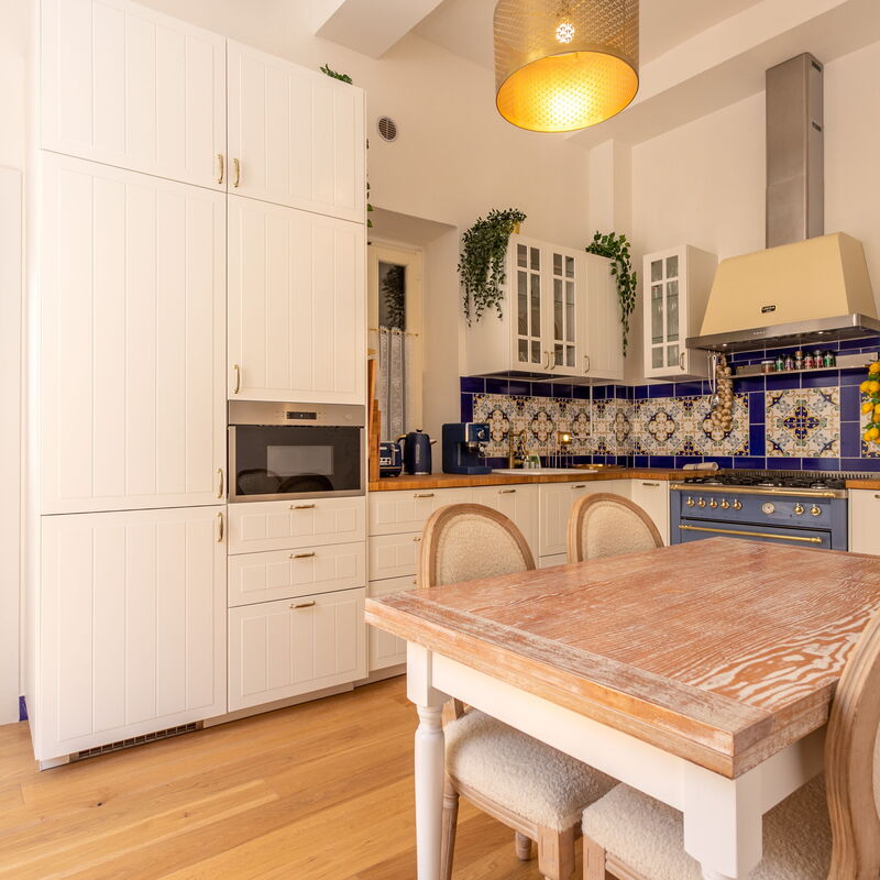 Pearl Of Florence: Dining Room, Kitchen