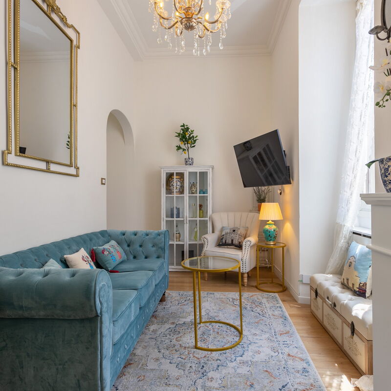 Pearl Of Florence: Living Room