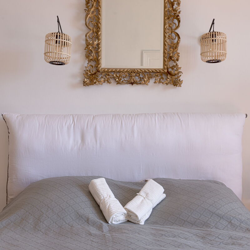 Le Château Vallombrosa: Master Bedroom