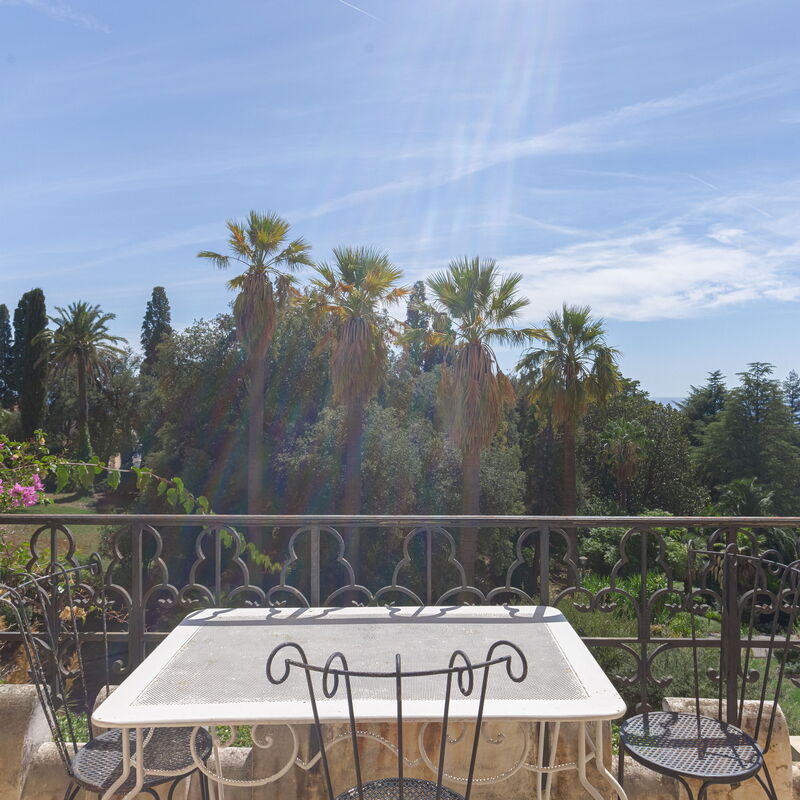Le Château Vallombrosa: Master Bedroom balcony