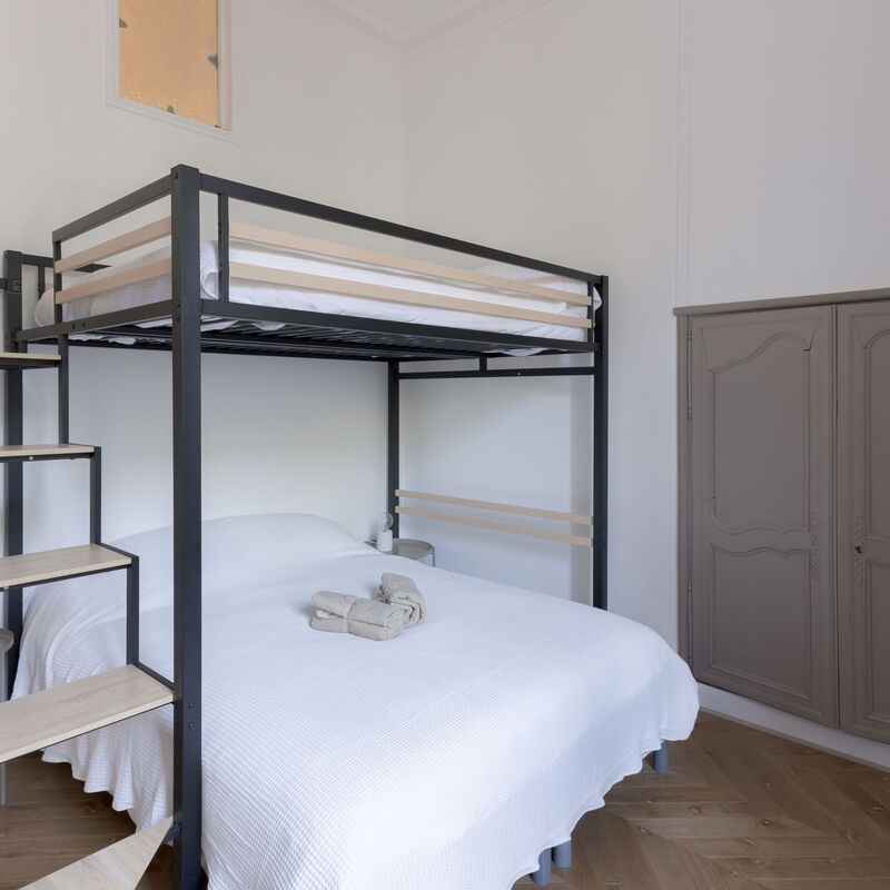 Le Château Vallombrosa: Second bedroom with ensuite bathroom