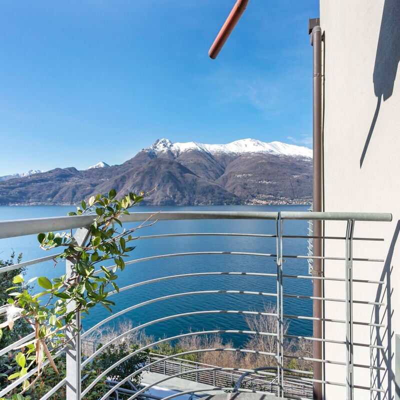 Vista 180: Building Exterior, Scenic View