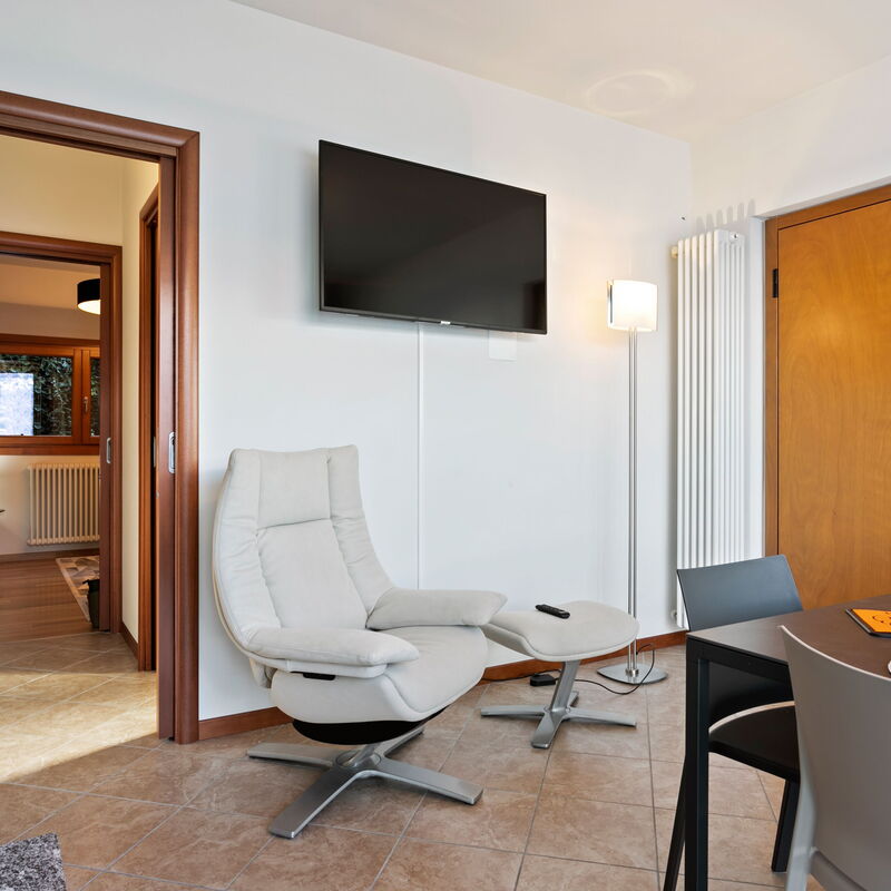 Vista 180: Dining Room, Kitchen