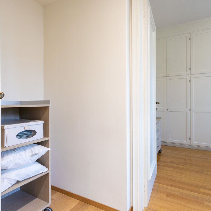 Serra: Bedroom, Other Room